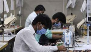 21 de muncitori srilankezi de la o fabrică de confecții din Focșani au COVID-19