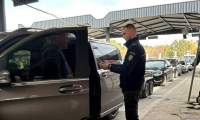 Un bărbat a circulat timp de trei ani cu un permis fals pe care a dat 800 de euro. A fost prins la Sculeni, când încerca să treacă în Republica Moldova