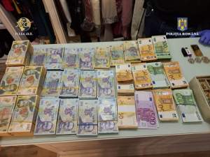 Zeci de percheziții într-un dosar de furt de criptomonede cu prejudiciu de milioane de euro (VIDEO)