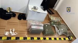 Canabis, cocaină, bani și materiale pirotehnice, descoperite de polițiști la traficanți de droguri din București și Ilfov