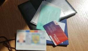 Carte de identitate românească falsă, descoperită asupra unui ucrainean, în Vama Stânca