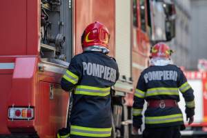 Copil de 8 ani, în stop cardio-respirator în urma unui incendiu izbucnit într-un apartament din Ploiești