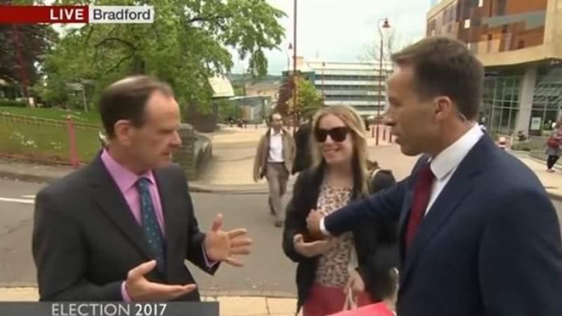 Dezbatere națională. Gest indecent făcut de un prezentator BBC în timpul unui LIVE (VIDEO)