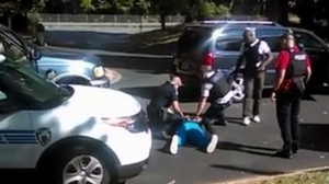 VIDEO DRAMATIC. Soția bărbatului de culoare ucis în Charlotte a dat publicității imaginile cu intervenția polițiștilor