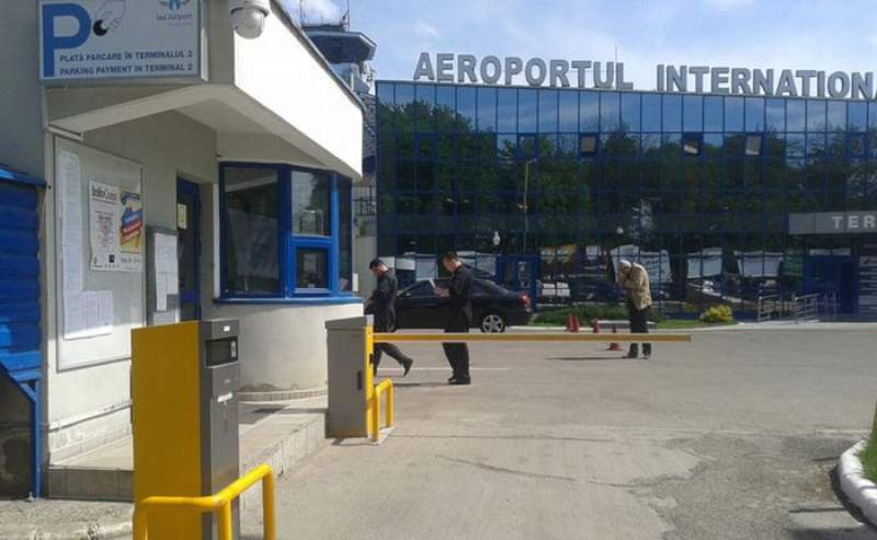 Parcare gratuită pentru cei care se vaccinează anti-COVID, la Aeroportul Iași
