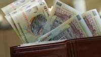 Analiză: Un român a muncit până pe 19 iunie doar pentru taxe, iar un angajator plătește 1,8 euro pentru fiecare euro dat ca salariu