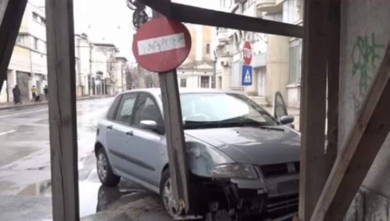 Focuri de armă în Galați: polițiștii au urmărit un șofer care nu a oprit la semnale