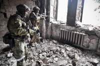 Imagini de război: Ucrainenii, prinși într-o clădire, luptă cu rușii care au avansat în Severodonețk (VIDEO