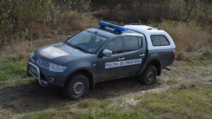 Polițist de frontieră din Botoșani, amendat după ce a prins un infractor: nu a păstrat distanța regulamentară față de autovehiculul urmărit