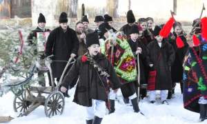 Tradiții și obiceiuri de Anul Nou la români (VIDEO)