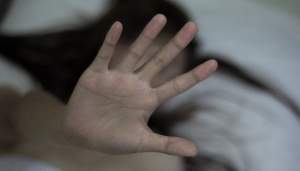 Femeie de 59 de ani, violată de trei tineri din Brăila: agresorii au fost arestați