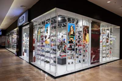 Summer Sale continuă în Iulius Mall Iași, la Buzz Sneaker Station
