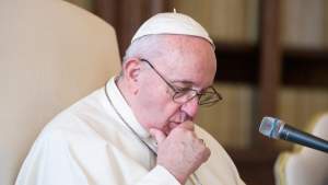 Papa Francisc se roagă pentru victimele tragediei de la spitalul din Piatra Neamţ (VIDEO)