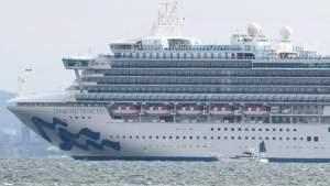 17 români se află la bordul navei de croazieră aflate în carantină în Japonia din cauza coronavirusului