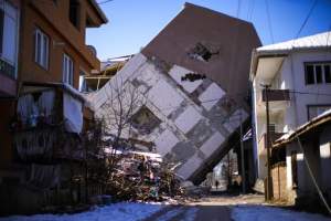 Două persoane salvate după aproape 198 de ore de la cutremurul devastator din Turcia