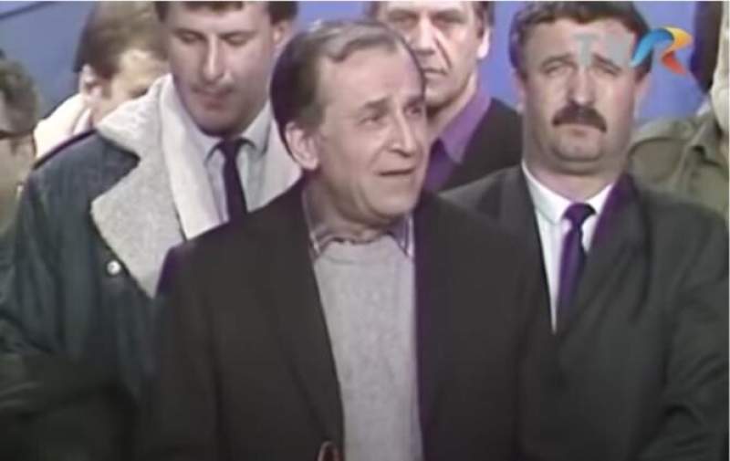 La 34 de ani de la evenimentele din Decembrie 1989, CAB decide că Iliescu poate fi judecat în Dosarul Revoluției. Decizia nu e definitivă
