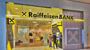 Raiffeisen Bank a început returnarea sumelor pentru clienţii păgubiţi cu 22 de milioane de euro