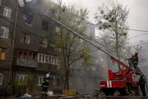 Atac masiv cu rachete ruse asupra Ucrainei: două blocuri de locuințe au fost lovite în capitala Kiev