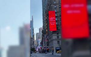 Eroi universali: Povestea a patru români donatori de sânge, proiectată pe ecranele din Times Square, în New York