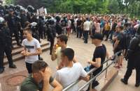 Protest violent la Chișinău! Parlamentul a fost înconjurat de manifestanți. Forțele de ordine au intrat în dispozitiv (VIDEO)