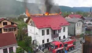 Incendiu într-un bloc din Gura Humorului. Zeci de persoane, evacuate (VIDEO)