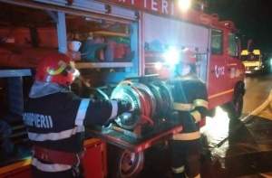 Explozie urmată de un incendiu într-un bloc din Brașov. O persoană a suferit arsuri