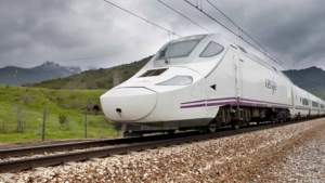 Un român a oprit circulația trenurilor de mare viteză în jumătate din Spania, după ce a furat 600 metri de cablu de fibră optică