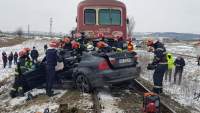 Tragedie în Iași! Mașină lovită de tren, la Vlădeni: două persoane decedate