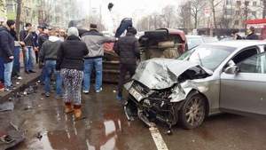 Tragedie în Podu Roș: șoferul unui Audi a spulberat un Logan, omorând doi oameni. Imagini cu un puternic impact emoțional