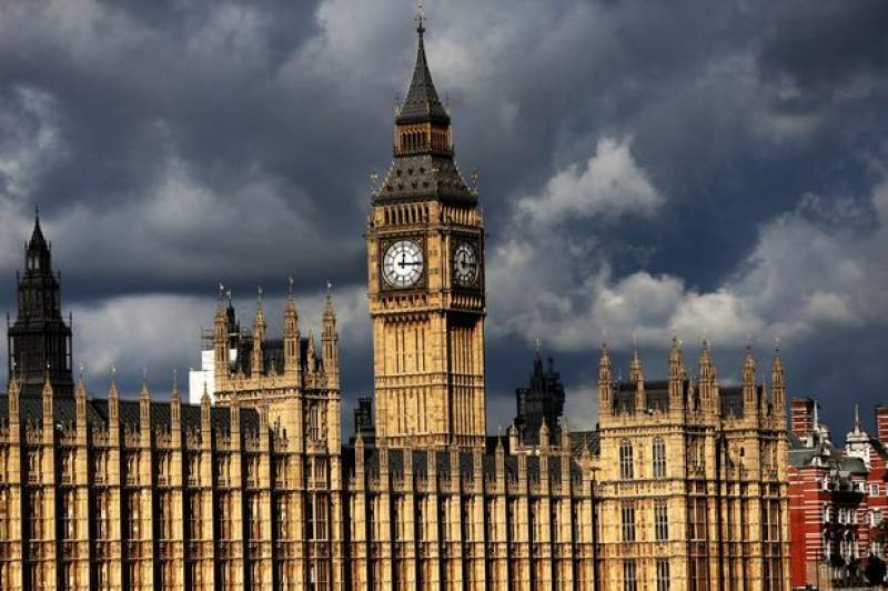 Parlamentar conservator din Marea Britanie arestat pentru suspiciuni de viol și agresiune sexuală