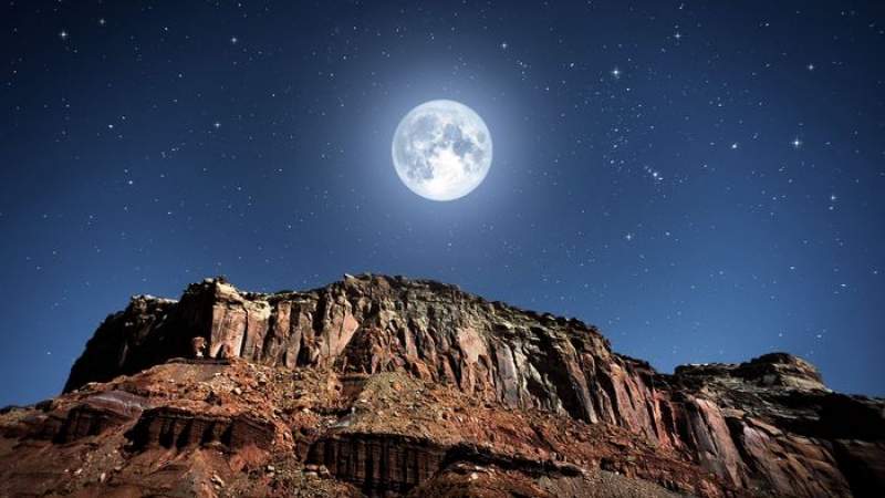 Cea mai lungă eclipsă parțială de Lună din ultimii 580 de ani va avea loc în noaptea de joi spre vineri
