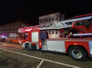 Incendiu la Spitalul Județean Zalău: 12 pacienți și o asistentă s-au autoevacuat