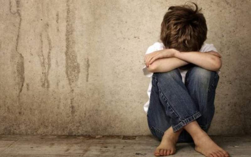 Bărbat din Carei cercetat pentru viol după ce și-a agresat fizic fiul de cinci ani