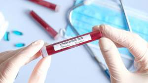 Femeie venită din Italia, confirmată cu coronavirus: este al 49-lea caz de infectare din România