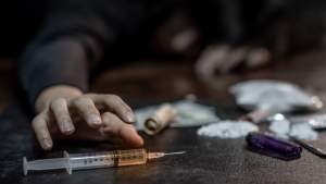 Proiect de lege: Minorii care consumă droguri ar putea ajunge la închisoare