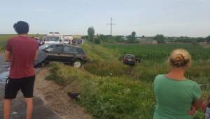 Polițist din Galați, rănit grav după ce un microbuz a intrat în plin în mașina sa