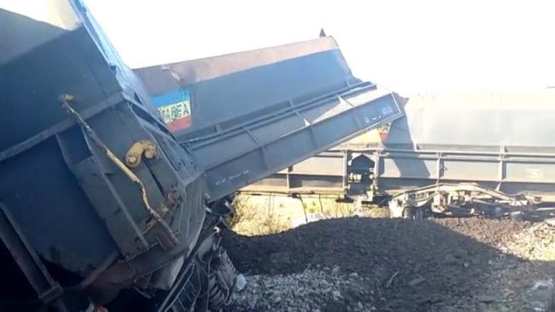 Două trenuri care transportau cereale s-au ciocnit în Vrancea
