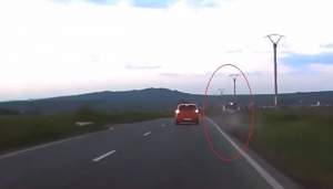 Inconștient la volan: un șofer a fost la un pas să provoace o tragedie pe drumul dintre Roman și Piatra Neamț (VIDEO)