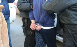 Teroare în gara din Târgu Frumos: bărbat bătut și deposedat de bunuri. Tâlharii au fost arestați preventiv