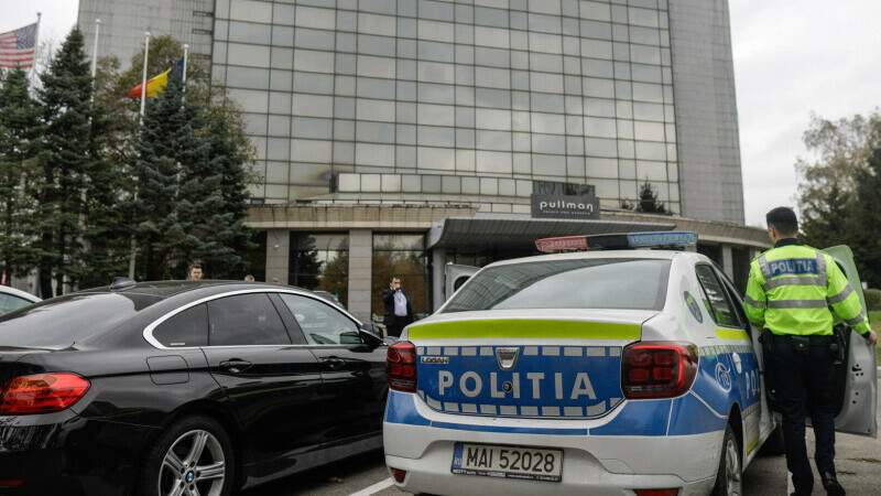 Militar francez găsit mort într-o cameră de hotel din București. Cazul este anchetat de Parchetul Militar