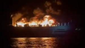 Un feribot cu 288 de persoane la bord a luat foc în Marea Mediterana (VIDEO)