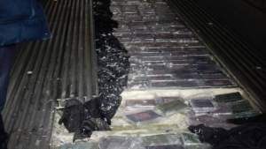 Captură record: 500 de kilograme de cocaină în valorare de 40 de milioane de euro, ascunse într-un container cu banane