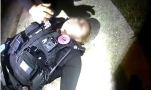 O polițistă din Florida a făcut supradoză în timpul unui control în trafic, după ce a bătut vântul și i-a introdus droguri în corp (VIDEO)