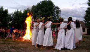 Focurile de Sânziene. Solstițiul de vară - Tradiții și superstiții în cea mai lungă zi din an