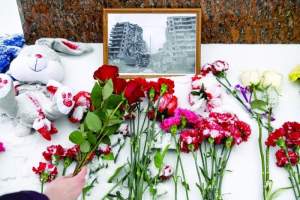 Arestări la Moscova după ce mai mulți ruși au depus flori pentru victimele atacului de la Dnipro