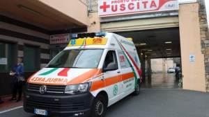 Un român a murit în Italia după trei zile în care a avut febră și stări de vomă. Era tatăl a trei copii
