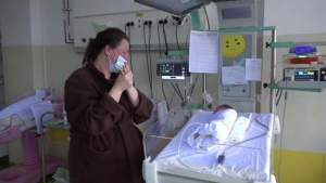 O tânără refugiată din Ucraina a născut gemeni, la spitalul din Vaslui