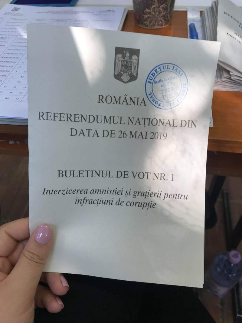 Nereguli la o secție de votare din Iași: buletinele de vot, la un pas de a fi anulate