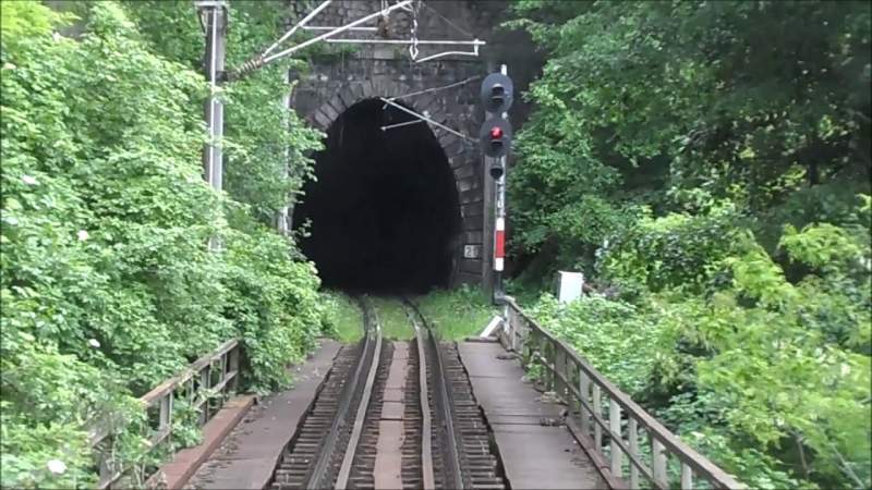 Tragedie în Defileul Jiului: tânără de 19 ani, decapitată de tren într-un tunel