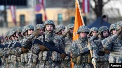 Letonia va reintroduce obligativitatea serviciului militar